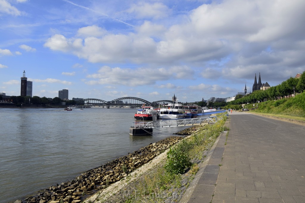 Schiff 1 Koeln in Hoehe der Koelner Zoobruecke P227.JPG - Miklos Laubert